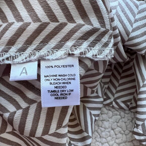 Loft Sleeveless Beige Chevron Print Sequin Accent Blouse Medium Petite - Picture 6 of 8